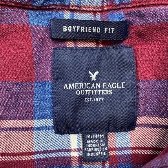 American Eagle Boyfriend Fit Button Up - Picture 3 of 6